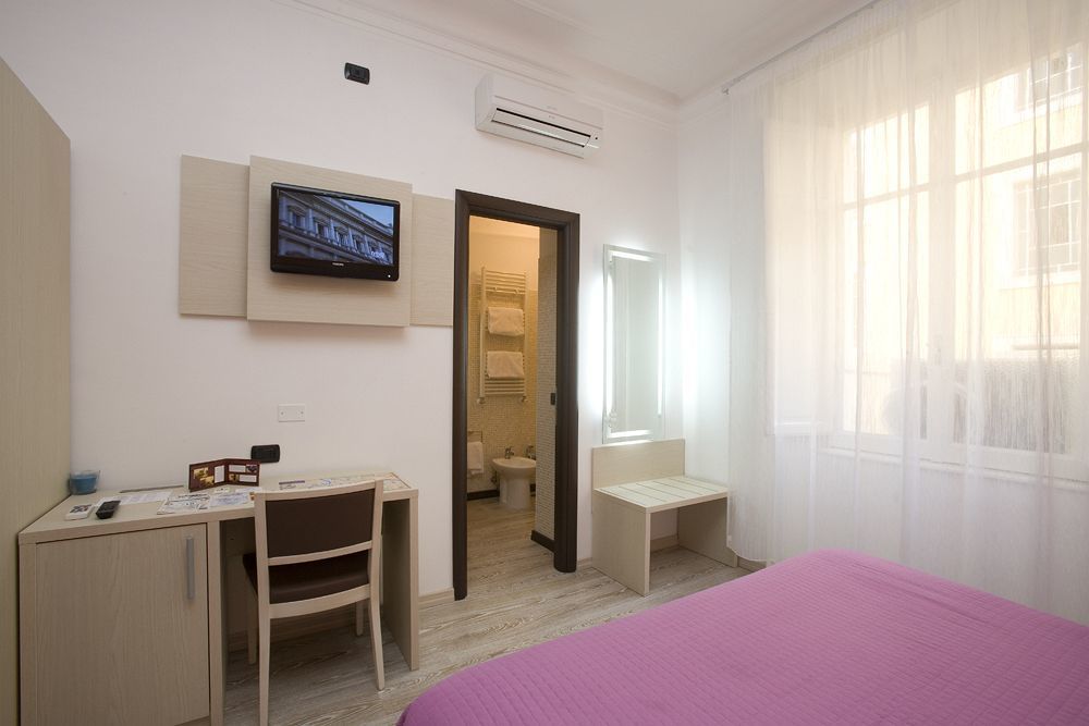 111 Coladirienzo Rooms - By Ad Roma Buitenkant foto