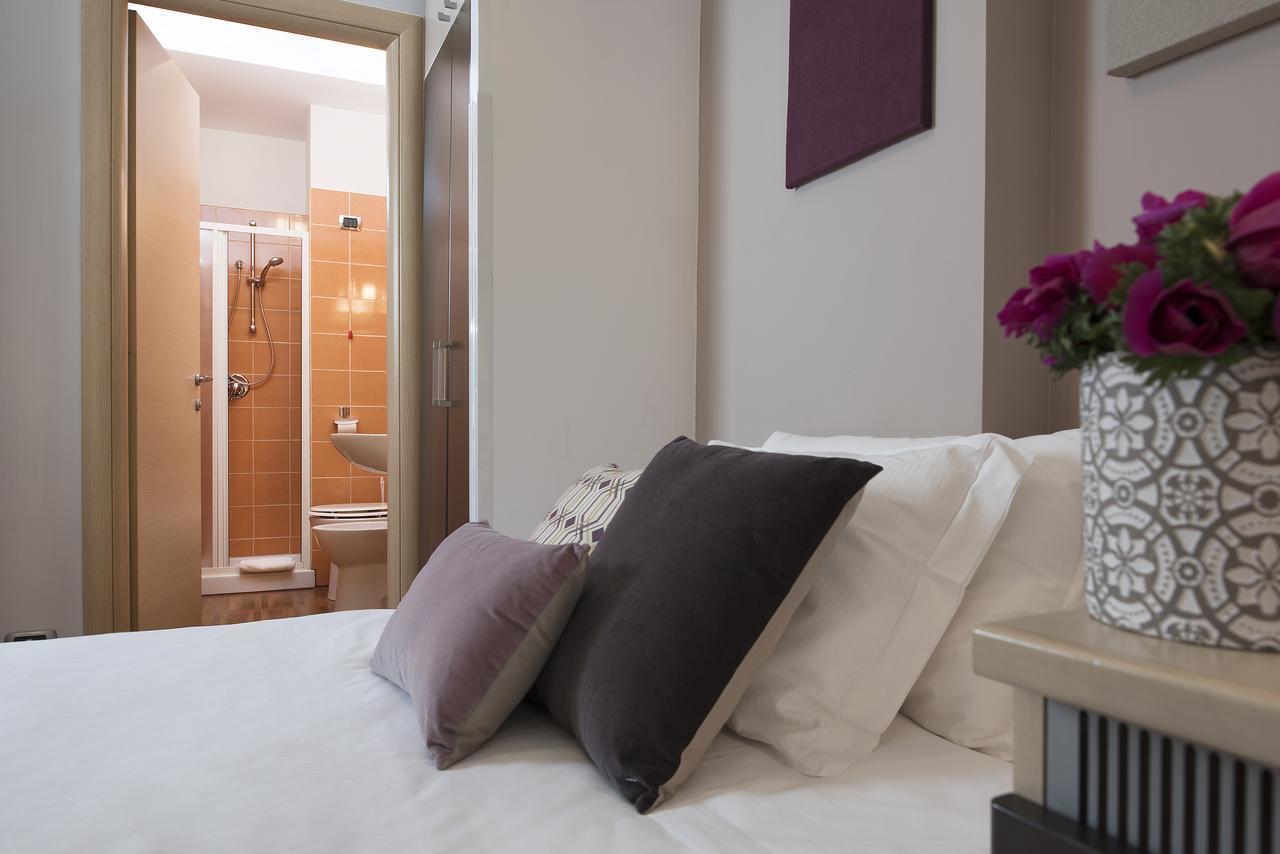 111 Coladirienzo Rooms - By Ad Roma Buitenkant foto