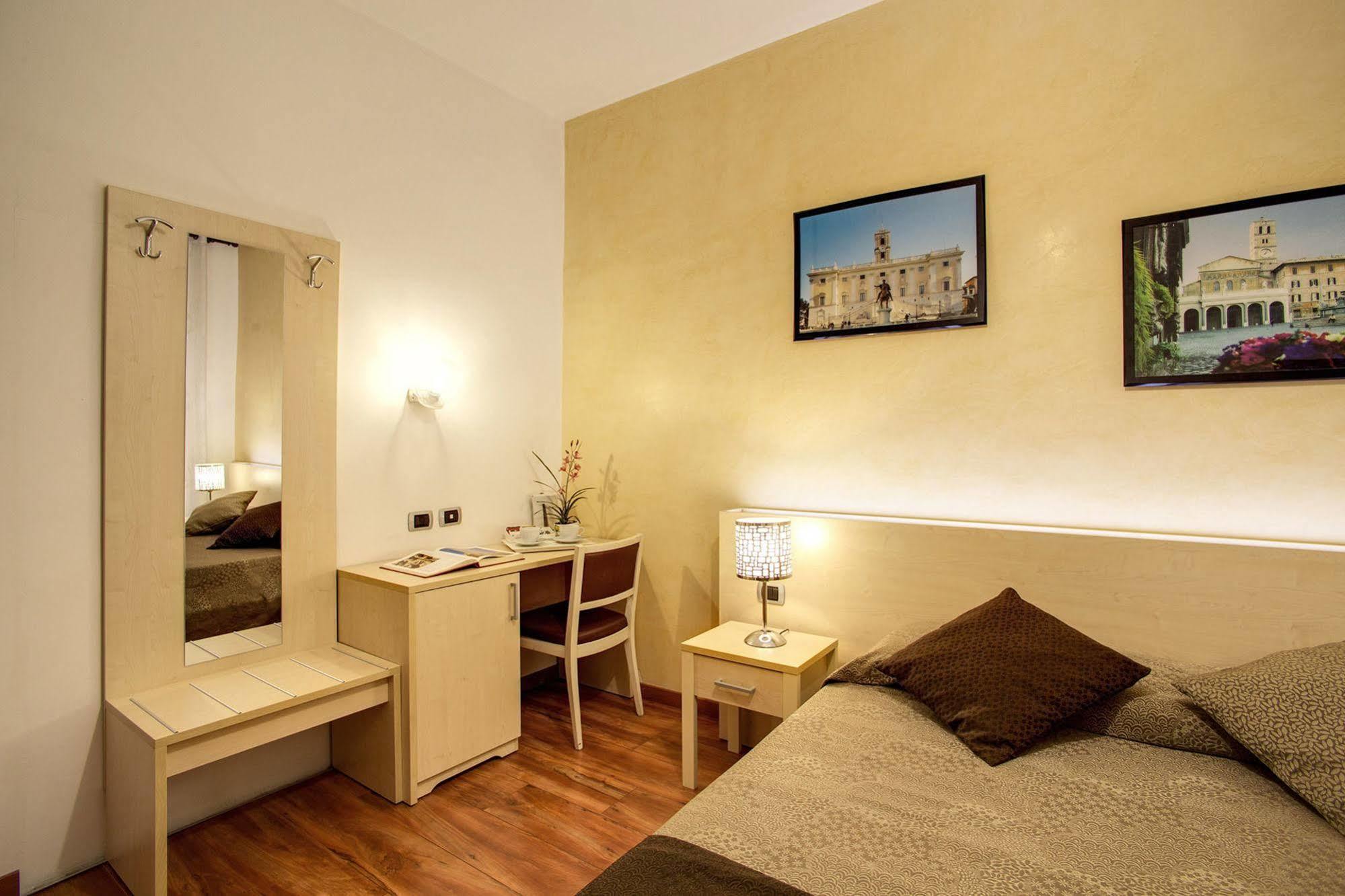 111 Coladirienzo Rooms - By Ad Roma Buitenkant foto